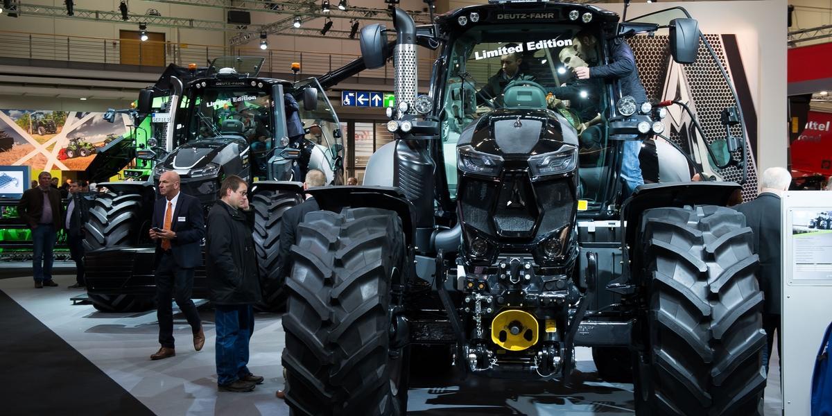 Τα τρακτέρ της Same / Deutz - Fahr στην κορυφαία έκθεση Agritechnica. εικόνα