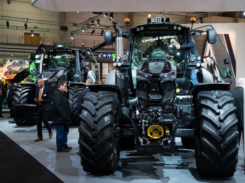 Τα τρακτέρ της Same / Deutz - Fahr στην κορυφαία έκθεση Agritechnica. εικόνα